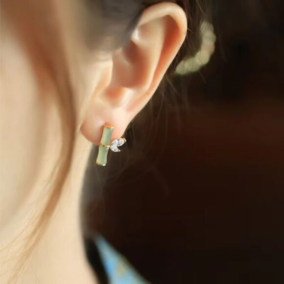 Dainty Elegant Bamboo Faux Jade Stud Earrings – Gold-Tone Leaf Crystal Accent - Picture 4 of 6